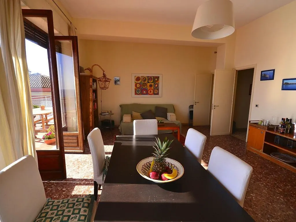 Cozy Holiday Home In Pozzillo With Terrace Acireale Itália